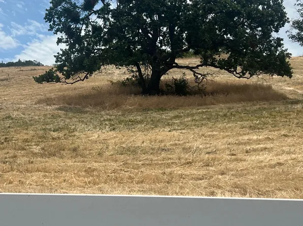 Beeson Ln, Phoenix, OR 97535