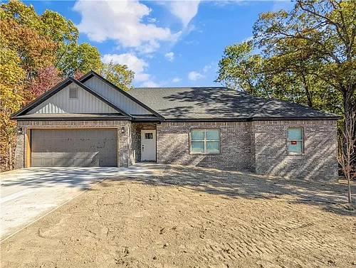 100 Selkirk Dr Photo 1