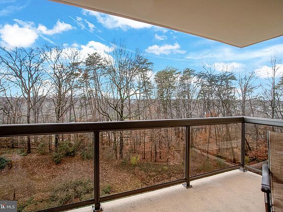 5th image of 309 Yoakum Pkwy APT 707