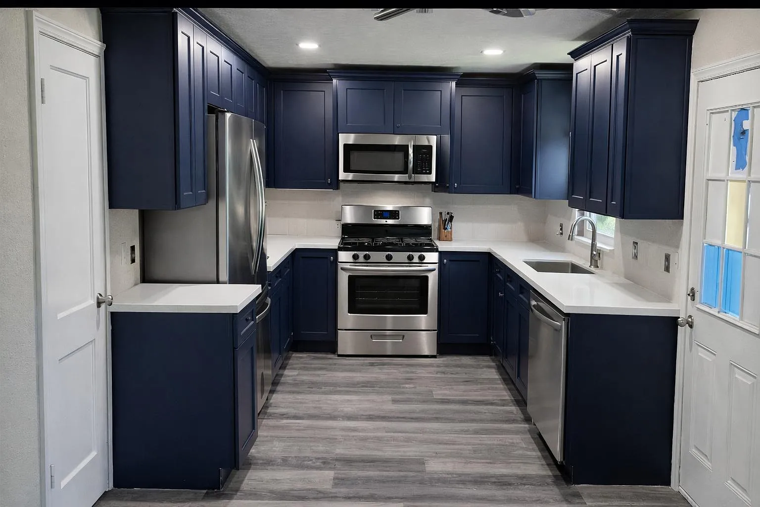 3 bed, 2.0 bath, 1100 sqft, $1,027 — Photo 4