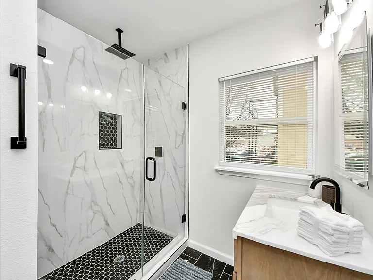 2811 Winbern St — Photo 39