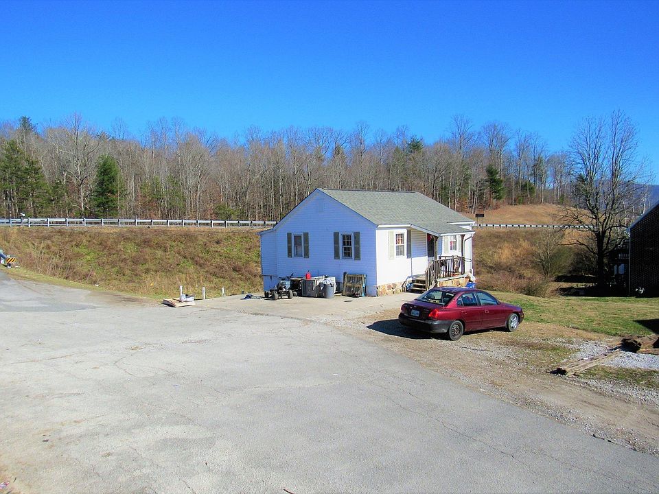 2nd image of 128 Motel Str