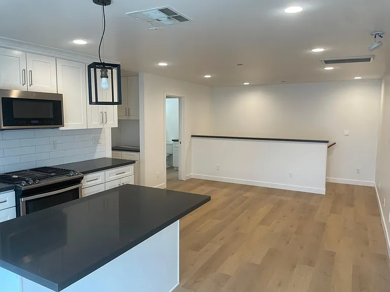 5730 W 25th St — Photo 10