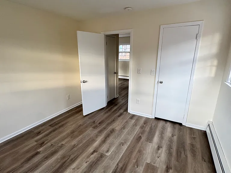 320 E Main St #1-B — Photo 9