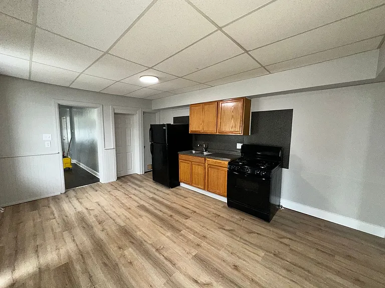 37 N Franklin Street — Photo 2