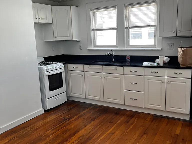 48 Lawn Ave — Photo 18