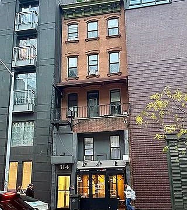 1st image of 314 W 52nd St