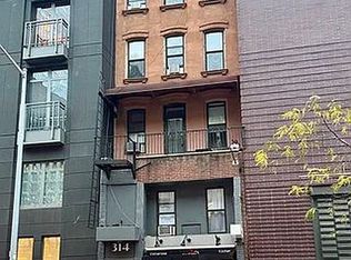 314 W 52nd St, New York, NY 10019
