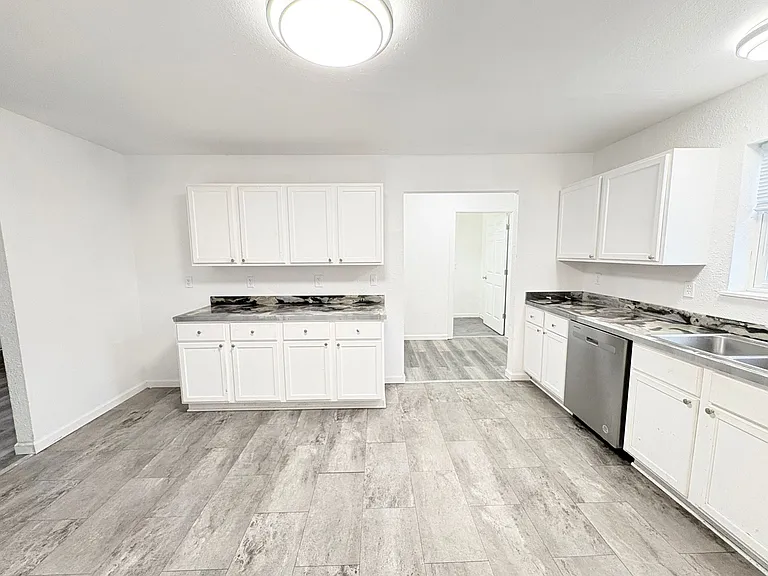 310 Whittemore St — Photo 11