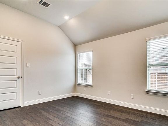 5th image of 4115 Lightcreek Ln