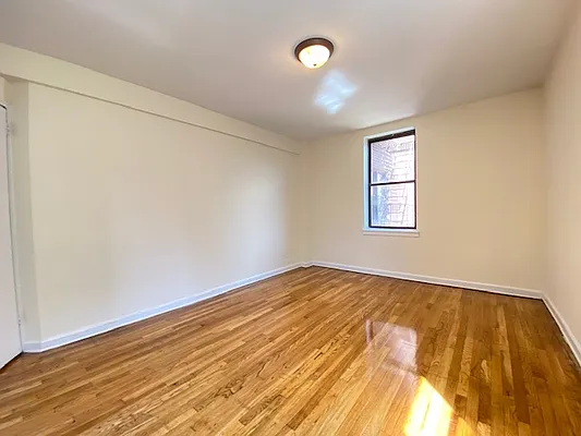 Rented by Queens Apartments Realty LLC | media 19