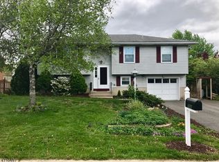 708 Lynda Rd, Phillipsburg, NJ 08865