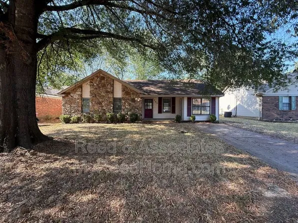 892 Oaklawn Pl, Southaven, MS 38671