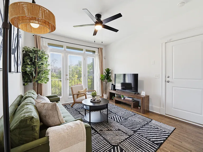 5750 Pershing Ave #2W — Photo 7