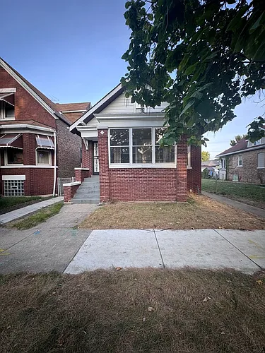 7615 S Vernon Ave Photo 1