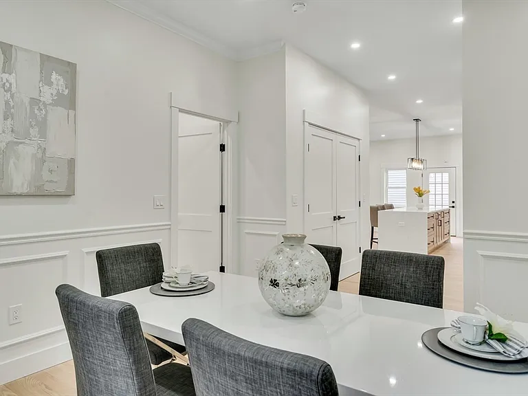 22 Estabrook Rd — Photo 17