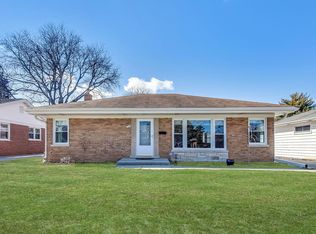 116 N Wille St, Mount Prospect, IL 60056