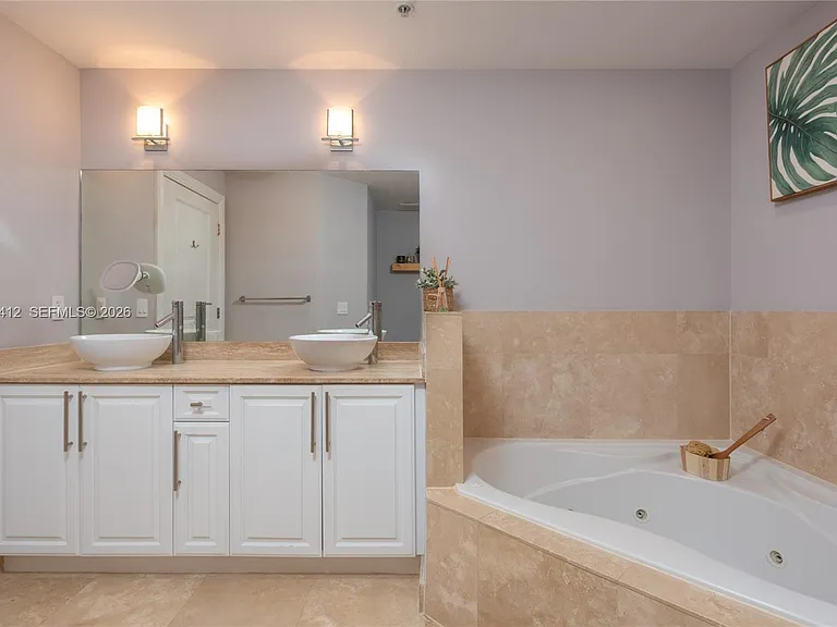 1650 Galiano St #Townhouse 14 — Photo 20