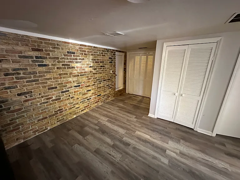 2071 E Roxboro Rd NE #B — Photo 2