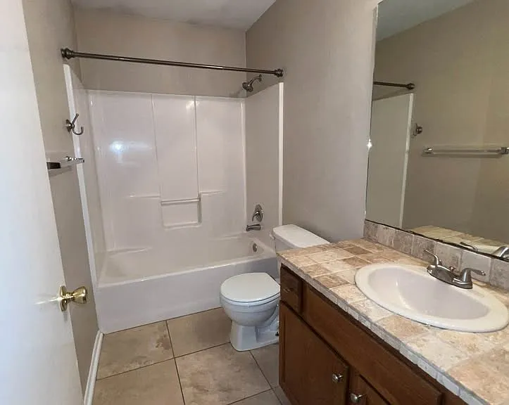 302 Willowbrook Ln — Photo 13