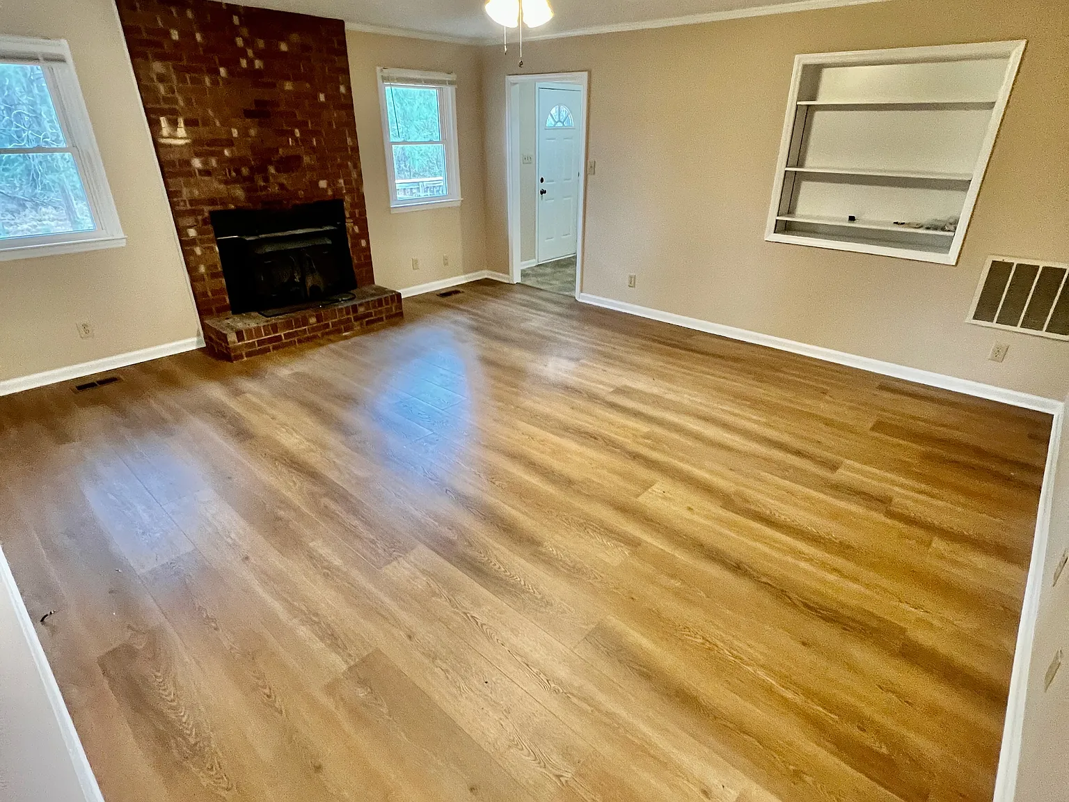 3 bed, $1,500 — Photo 2
