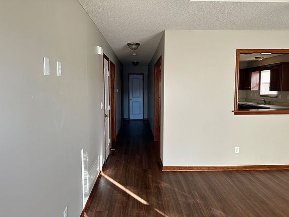 4th image of 1128 NW Willow Dr