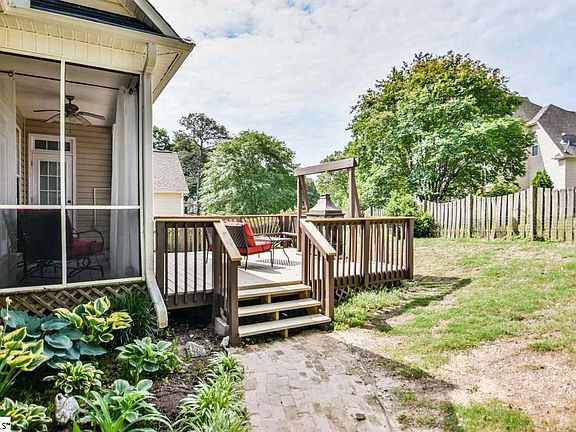 5th image of 304 Lake Lennox Dr