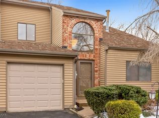 73 Castle Ridge Dr #37, East Hanover, NJ 07936