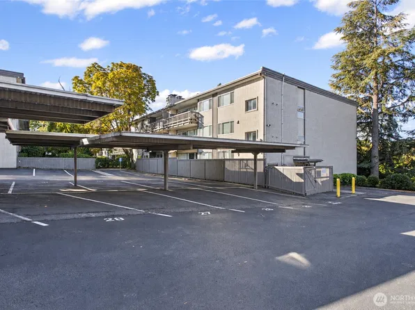 2500 81st Avenue SE #112, Mercer Island, WA 98040