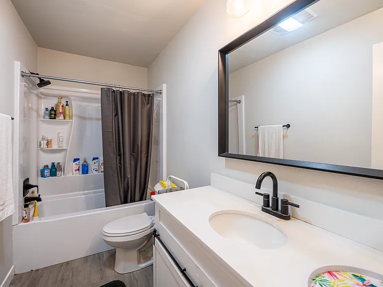 1124 N La Cienega Blvd #108 — Photo 2