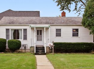 22 E Peiffer Ave, Lemont, IL 60439