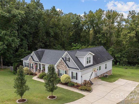 4th image of 9301 Poinchester Dr