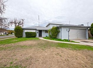 4913 E Sooner Dr, Fresno, CA 93727