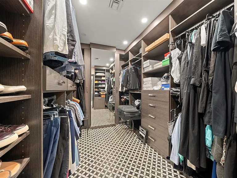 330 Royal Plaza Dr — Photo 18