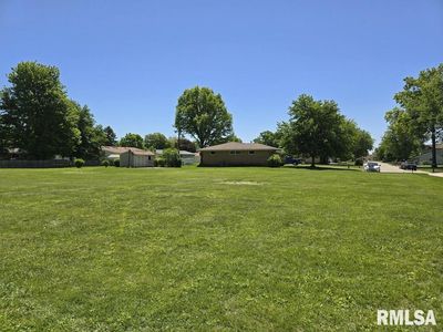 1165 Lawrence Dr, Canton, IL, 61520