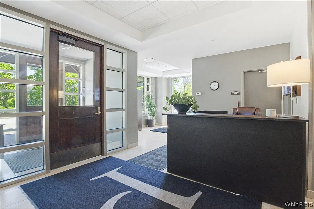 2 bed, 2.0 bath, 1939 sqft, $3,700 — Photo 3
