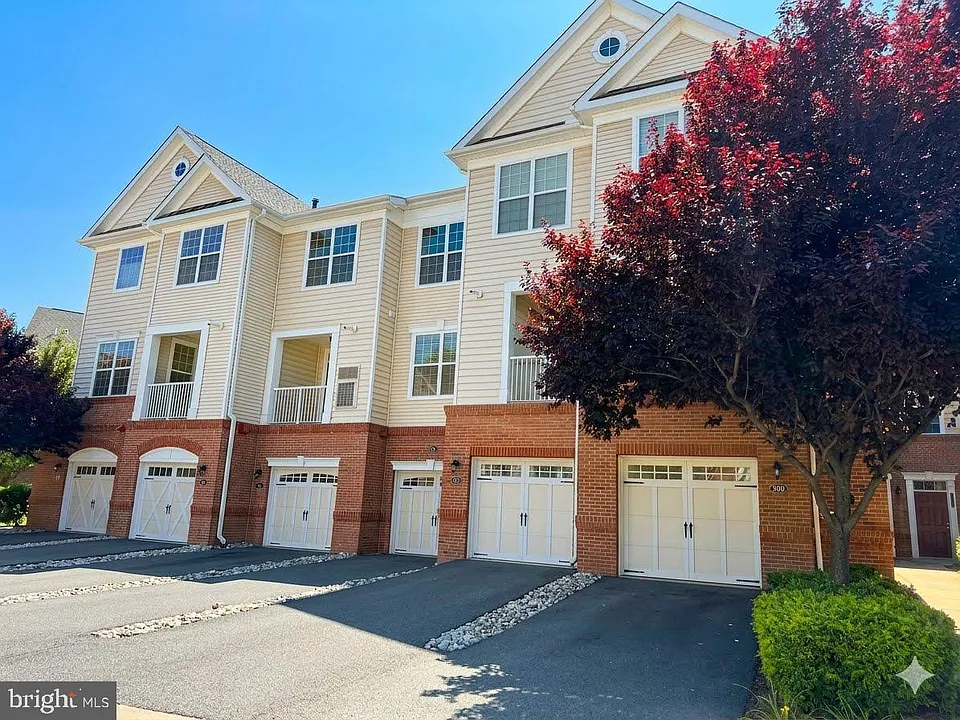23257 Southdown Manor Ter #106