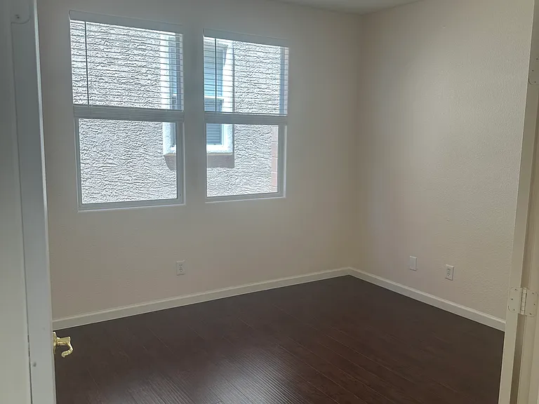 828 Percy Arms St — Photo 18