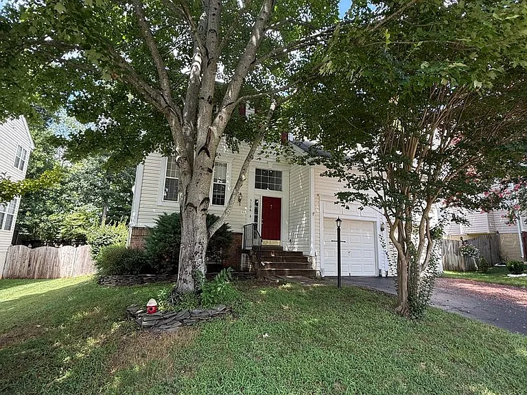 5106 Higgins Dr — Photo 1