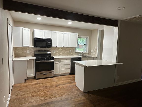 3rd image of 2502 Norwood Dr
