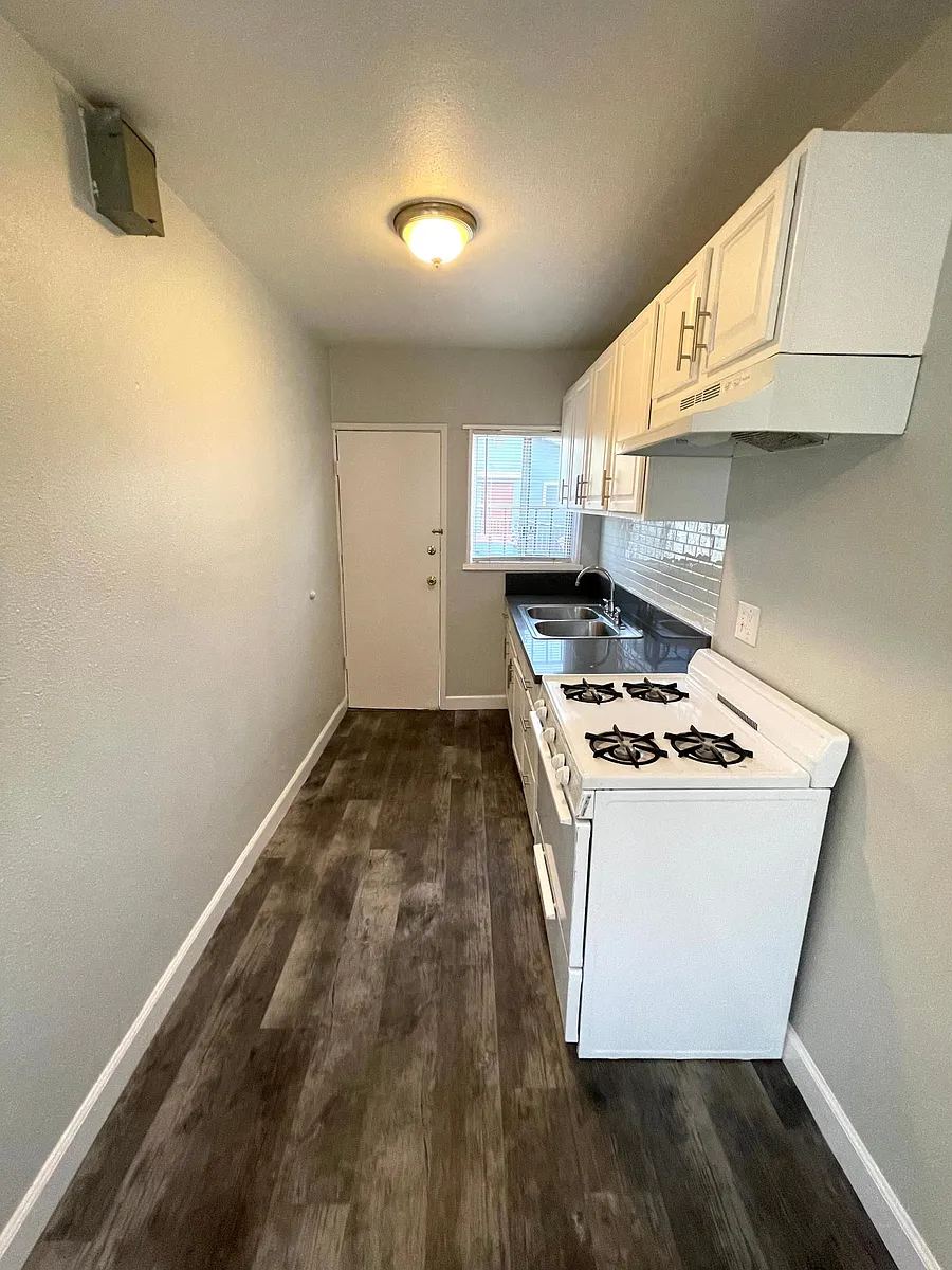 Building Photo - 431 Dawson Ave #9