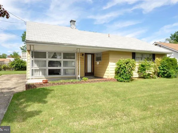 19 Rose Ave, Maple Shade, NJ 08052