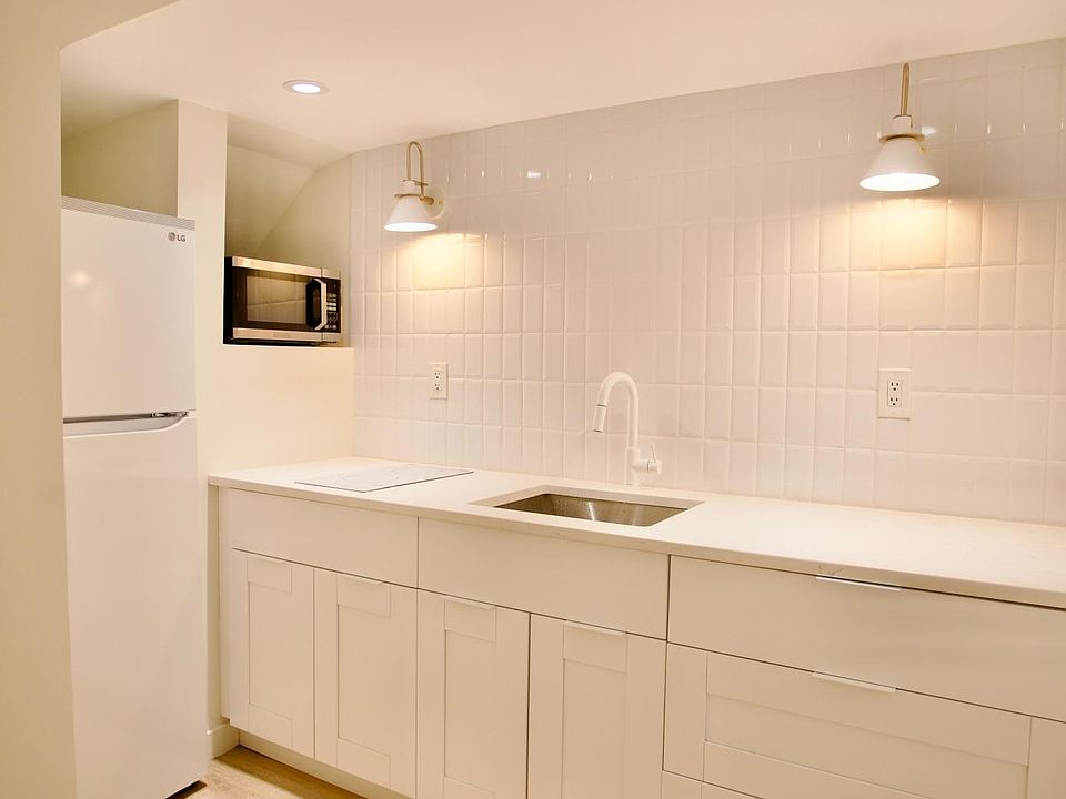 Kitchenette (electric burners, microwave, refrigerator and plenty of storage