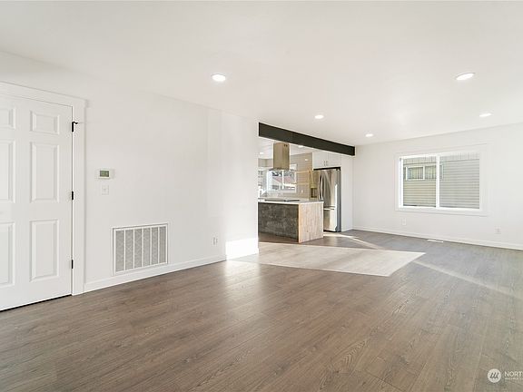 3rd image of 7011 S Puget Sound Avenue