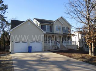213 Topside Rd, Manahawkin, NJ 08050