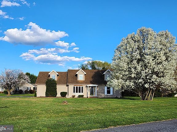 2nd image of 200 Clearbrooke Blvd