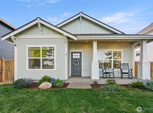 81 E Sullivan St, Allyn, WA 98524