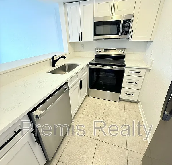 333 Island Way #1 — Photo 14