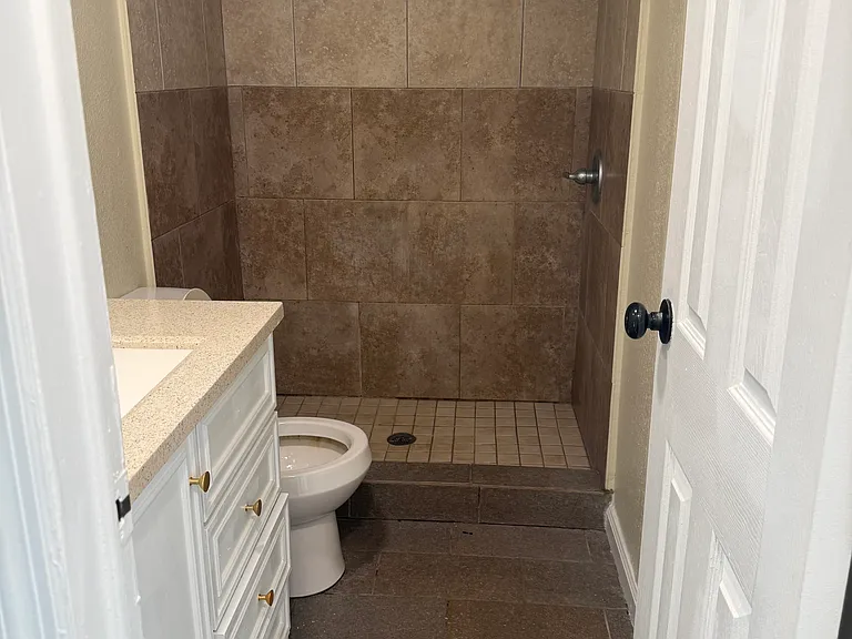 BATHROOM (2)