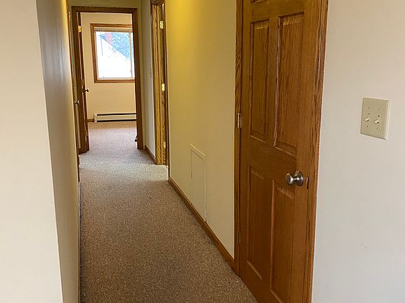 4th image of 530 Main St N
